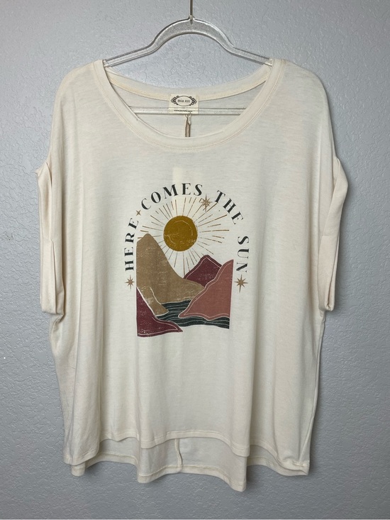 Joyfolie Tops - Bnwt! Mia Joy Joyfolie Cream Top with Colorful Sunset Graphic Size XL